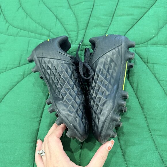 Nike Tiempo Toddler 10C Black Soccer Cleats - Picture 8 of 9